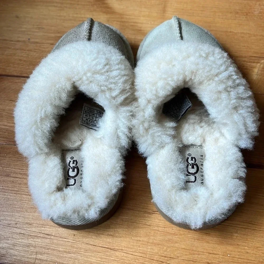 UGG Girl’s Cozy Iil Slipper Little Kids Size 10 - Picture 4 of 7